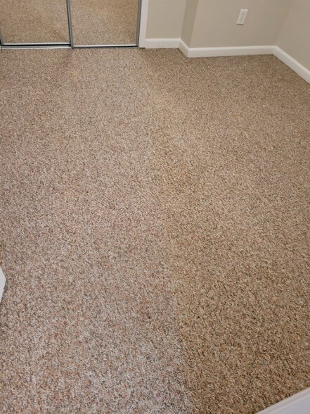 Building Photo - 351 Chicago Rd