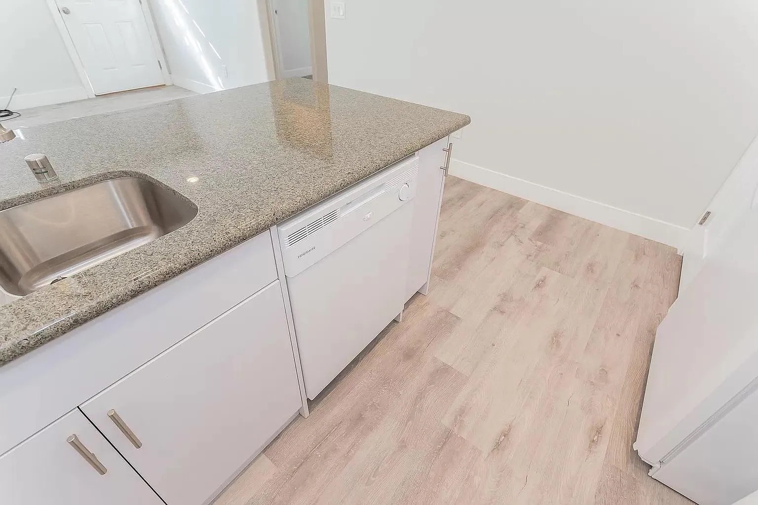 Building Photo - 1741 S Dandelion St