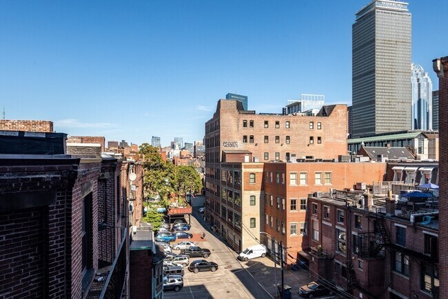 Building Photo - 362 Commonwealth Ave