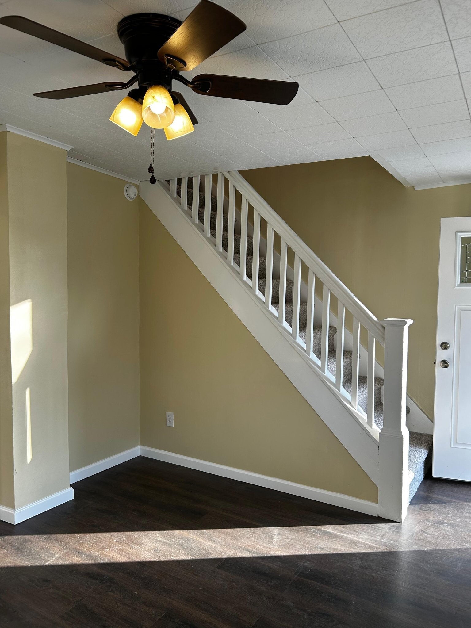 Building Photo - 444 Main St