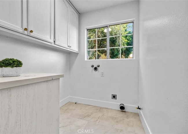 Building Photo - 11518 Fidel Ave