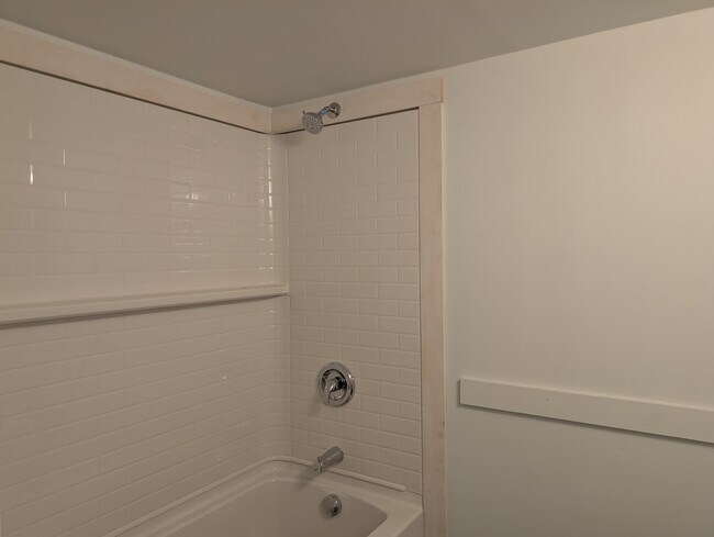 Building Photo - 315 US-5