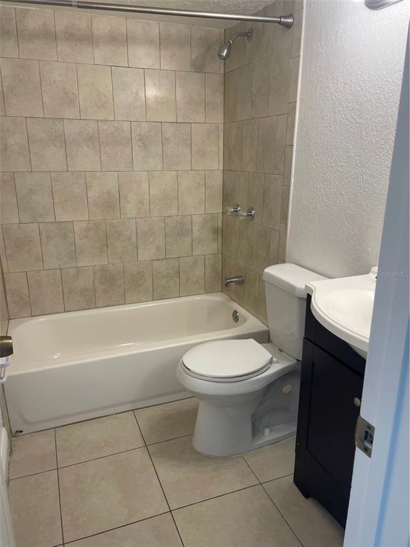 Building Photo - 797 W Lancaster Rd