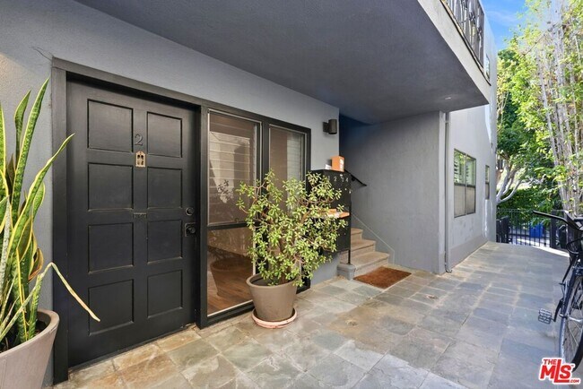 Building Photo - 612 Huntley Dr