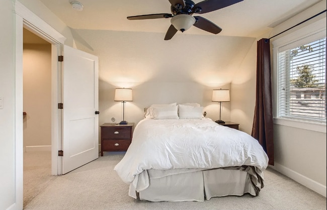 Building Photo - *Coming Soon!!* Fabulous Bright Townhome in the Heart of Downtown Lake Oswego.