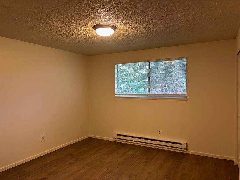 Building Photo - 10428 29th St E