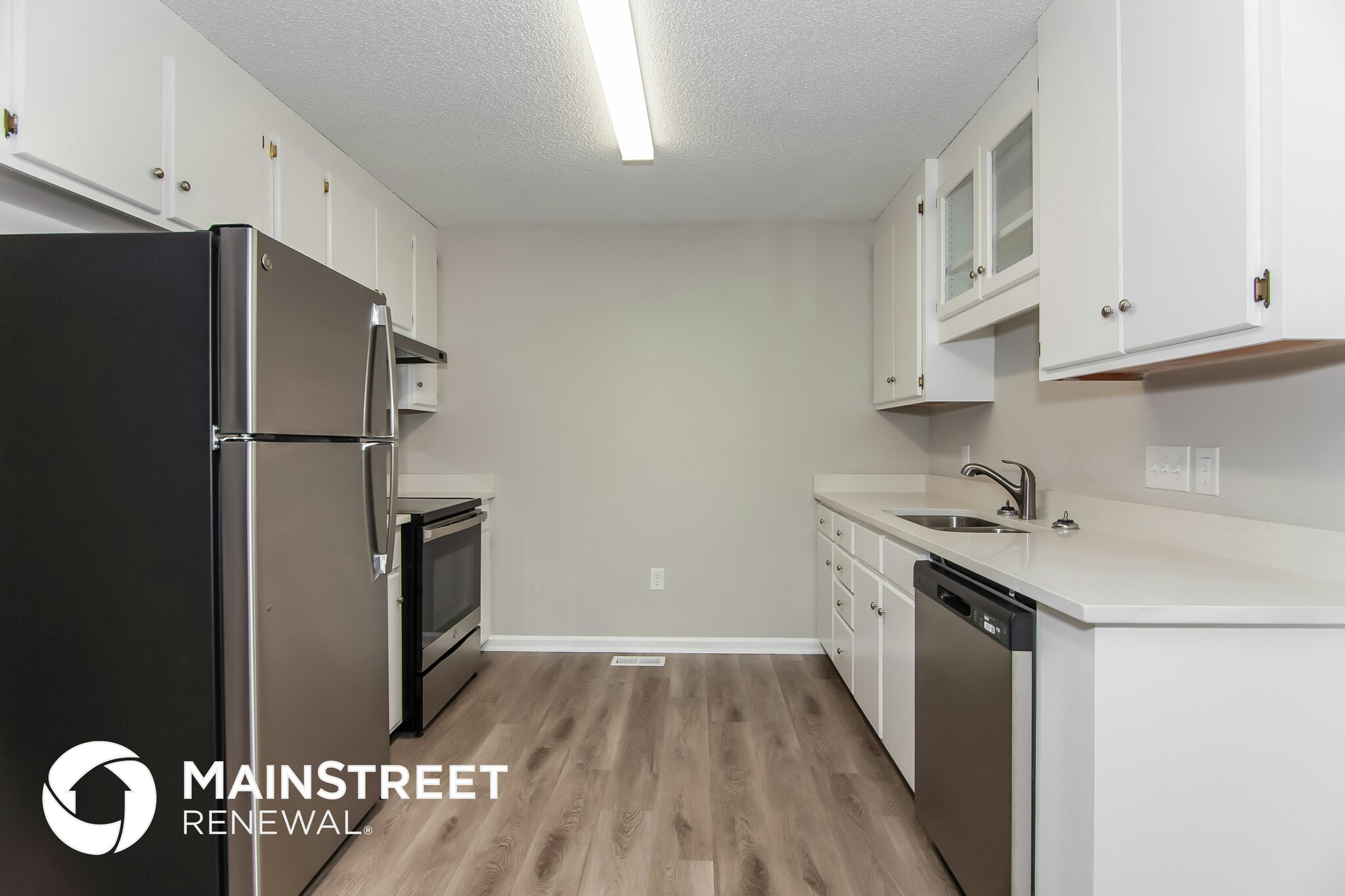 Building Photo - 1367 Hidden Valley Dr