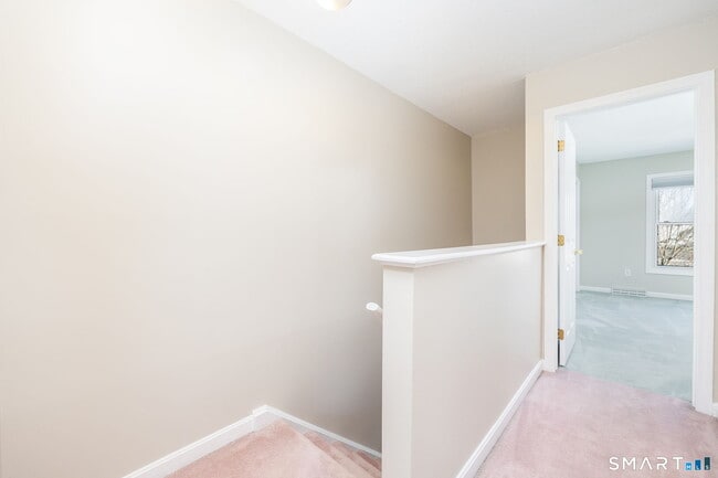 Building Photo - 2 The Hamlet