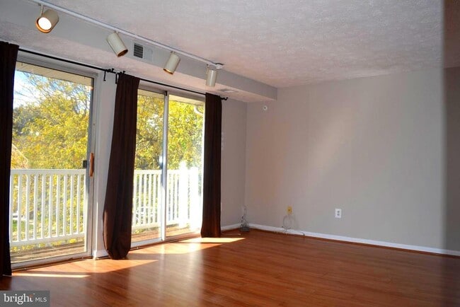 Building Photo - 504 Philmont Dr