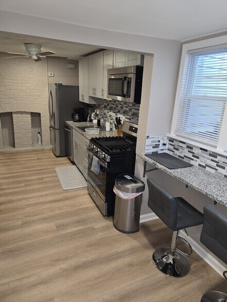 Building Photo - 95 Vesey St