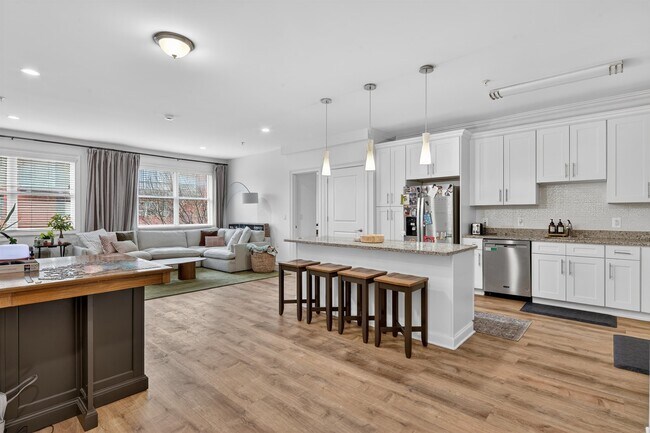 Building Photo - 140 36th St
