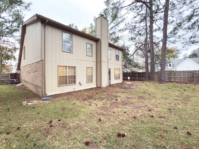 Building Photo - 1761 Guildford Ct