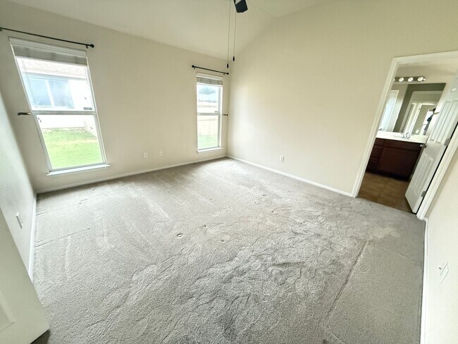 Building Photo - 7819 Woodbury Dr