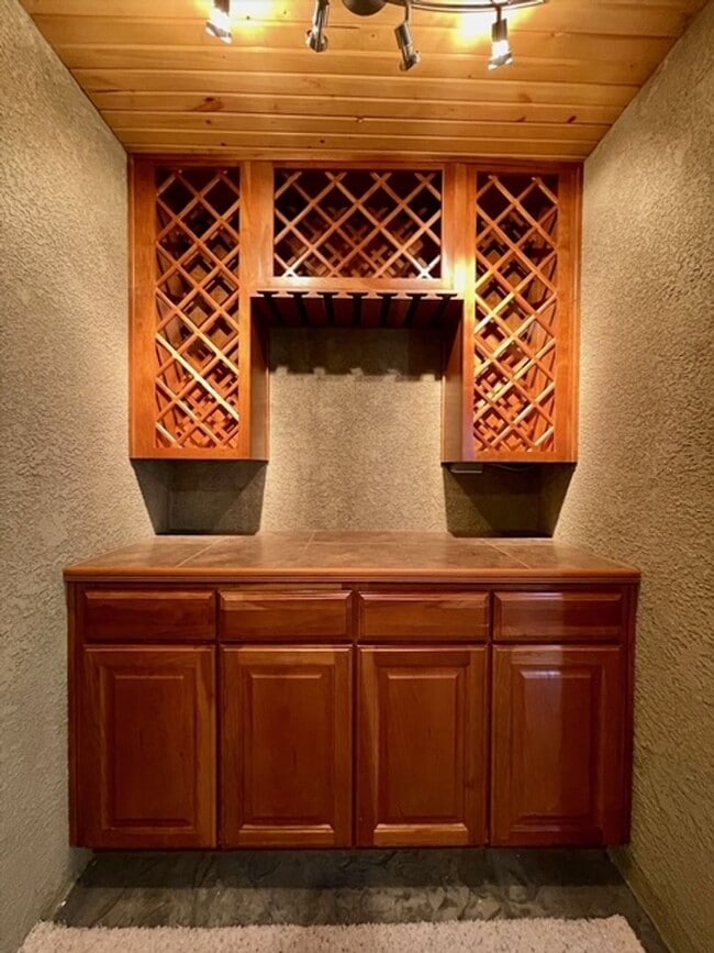 Building Photo - WELCOME HOME!