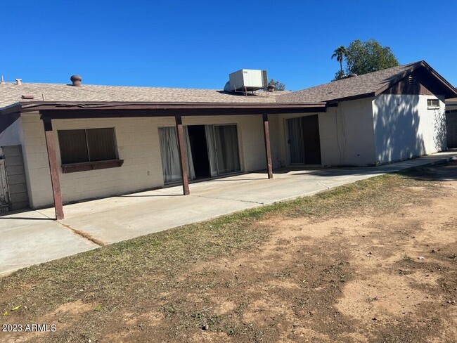 Building Photo - 5733 W Mescal St