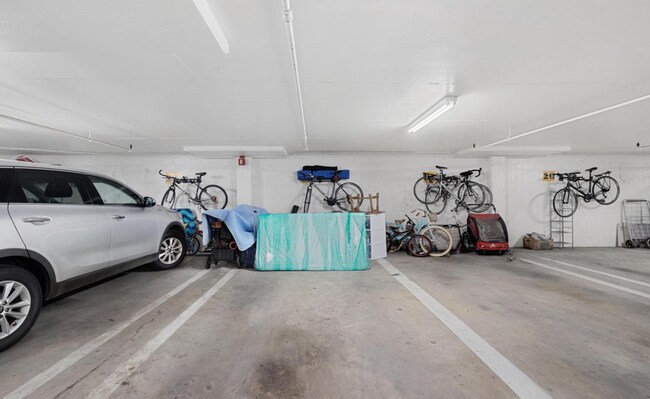 Building Photo - Beautiful Three-Bedroom Apartment In Tacom...