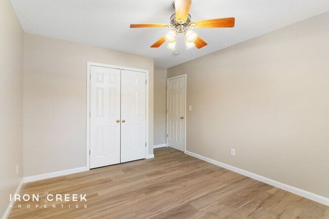 Building Photo - 89 Running Briar Rd