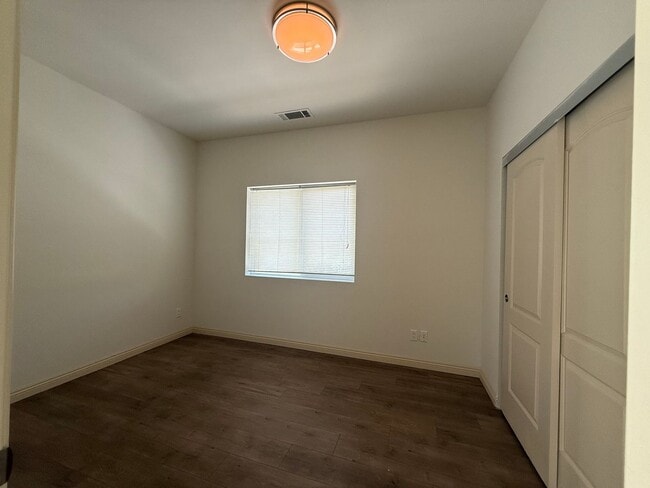 Building Photo - 2132