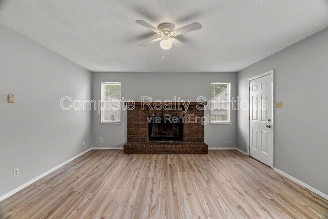 Building Photo - 7563 Haywood Dr