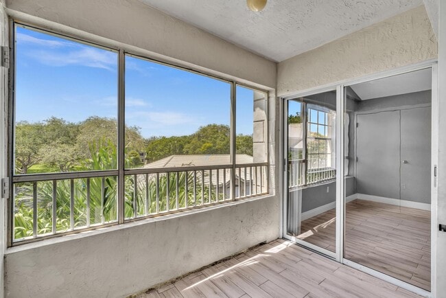 Building Photo - 2803 N Oakland Forest Dr