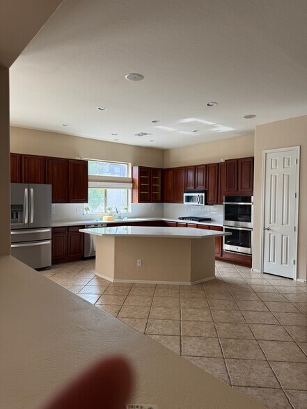 Building Photo - 10511 W Villa Hermosa