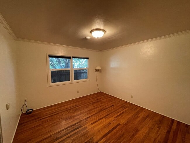 Building Photo - 1911 H St