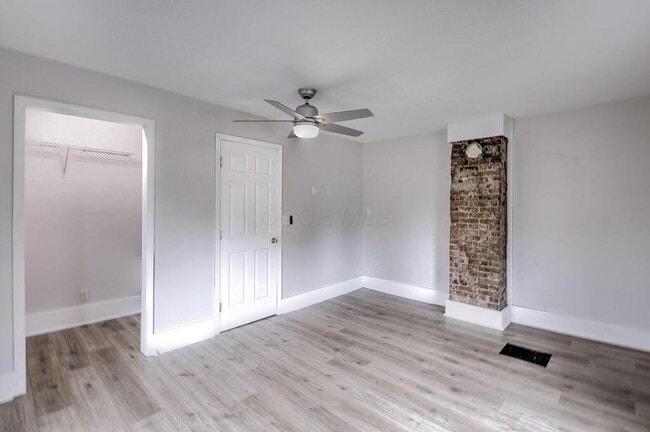 Building Photo - 291 S Main St