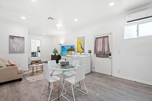 Building Photo - Fully Furnished 2BR Home w/ Private Entry ...