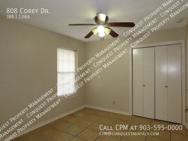 Building Photo - 808 Corey Dr