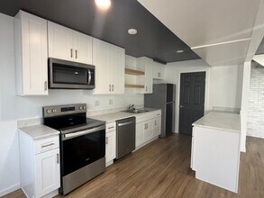Building Photo - 20 E 1450 S