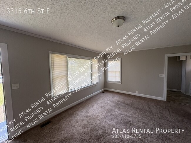 Building Photo - 3315 6th St E