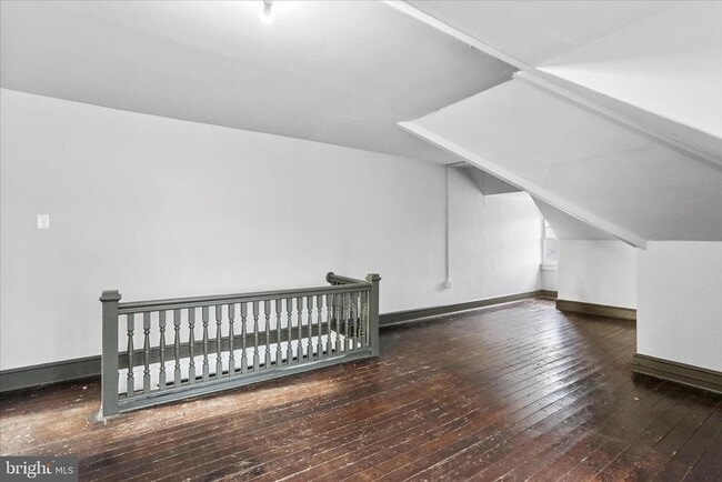 Building Photo - 1052 Edgar Ave