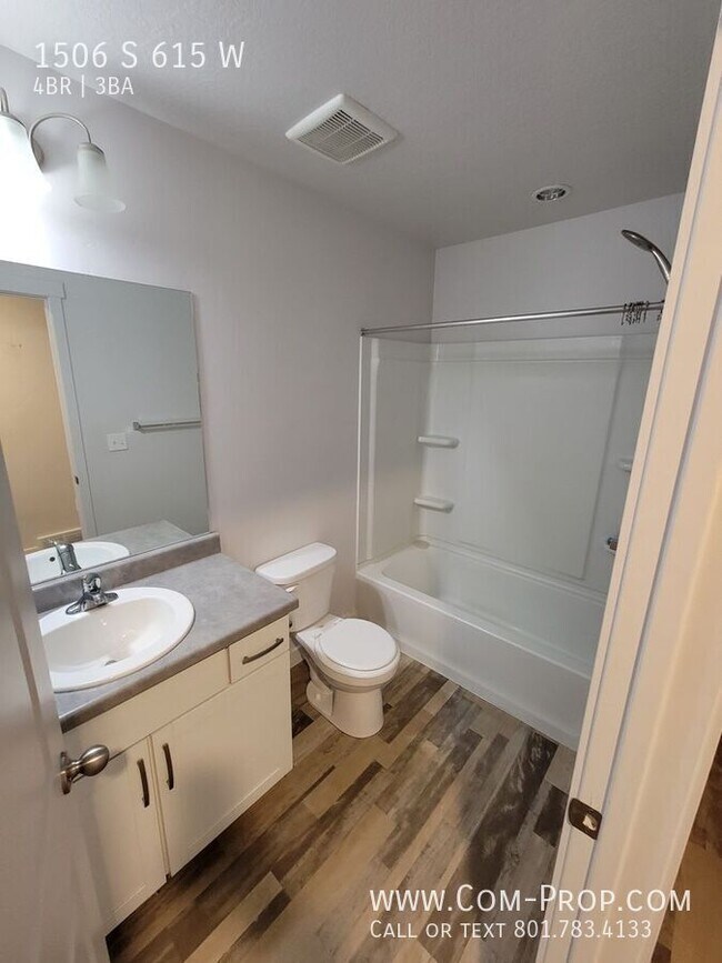 Building Photo - 1506 615 W