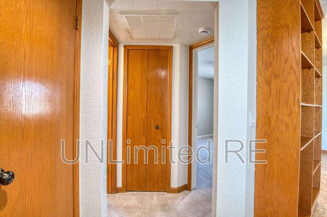 Building Photo - 2512 Cisco Dr S