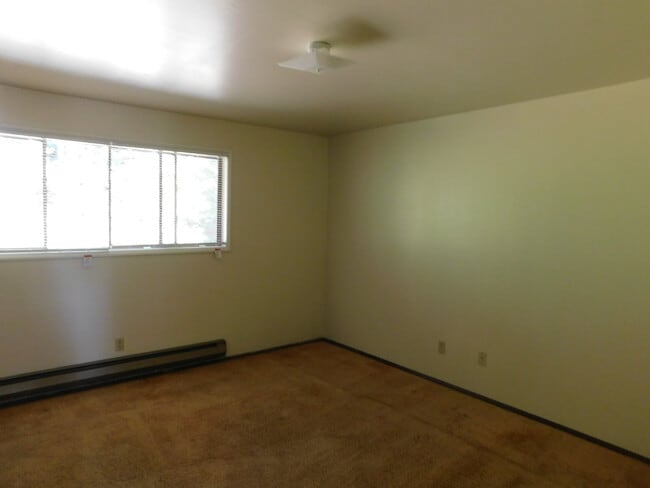 Building Photo - Beautiful Condo Style Home