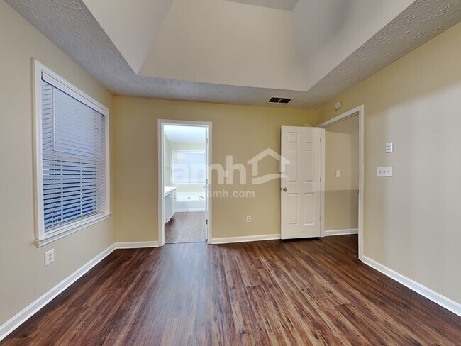 Building Photo - 5296 Under Way