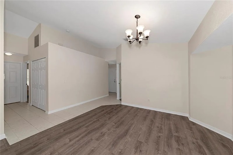 Building Photo - 1401 Hedgewood Cir