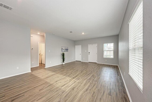 Building Photo - 129 Vulcan Dr