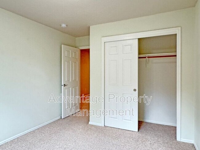 Building Photo - 1235 SE Brookside Way