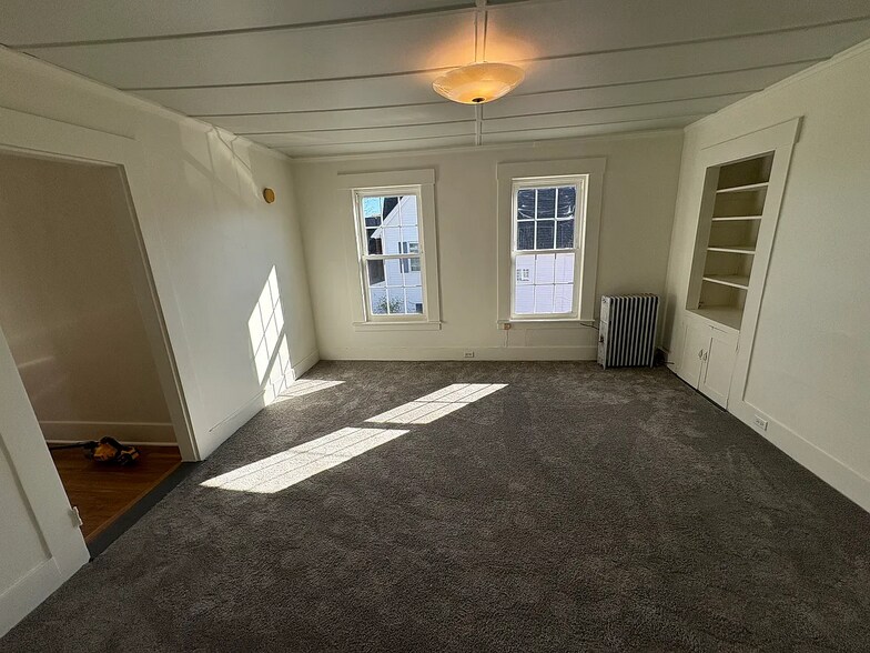 Building Photo - 144 Rumford St