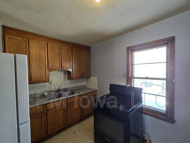 Building Photo - 407 Linden Ave