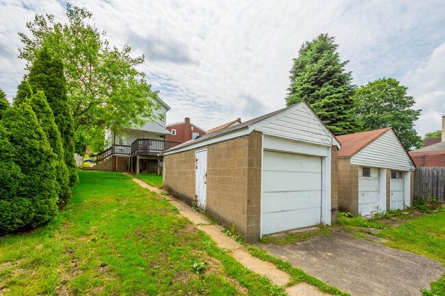 Building Photo - Available April 1st! Beautiful 3-Bedroom Home in Clairton!