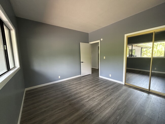 Building Photo - 15-2726-2726 Akule St