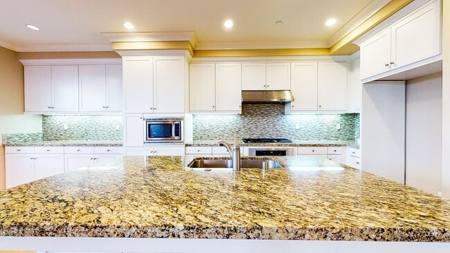 Building Photo - Beautiful Upgraded Stonegate 3 bedroom / 2.5 bath home