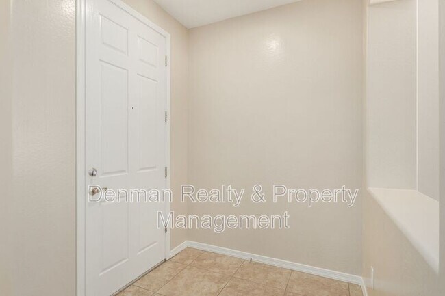 Building Photo - 1154 W Stephanie Ln