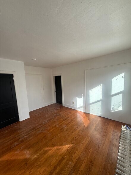 Bedroom 1 - 44 Harold St