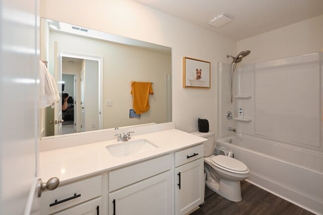 Building Photo - **RARE FIND: LIKE NEW, ONE-OWNER, 5-BED, 3-BATH HOME BUILT IN 2025 IN A NEIGHBORHOOD WITH RESORT-...