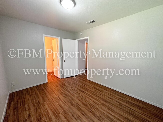 Building Photo - 107 Ave B
