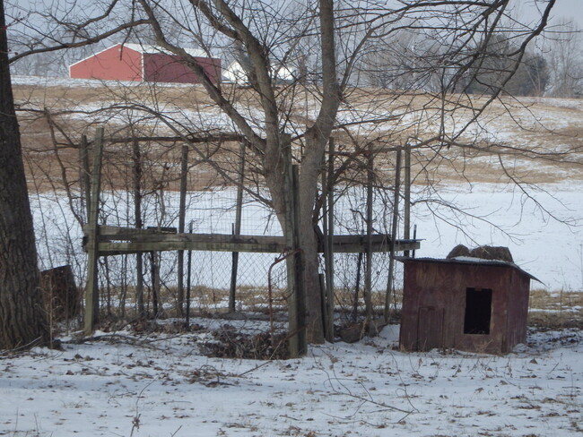 Building Photo - PERRYVILLE - Ranch style home on 1 Acre wi...