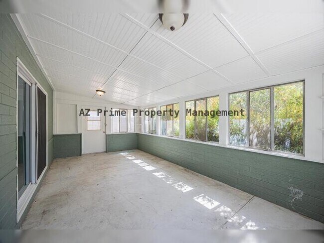 Building Photo - 6521 N 19th Dr